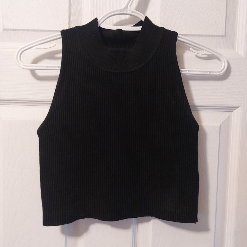 NWOT House Of Harlow Black Ribbed Cropped Sleeveless Sweater